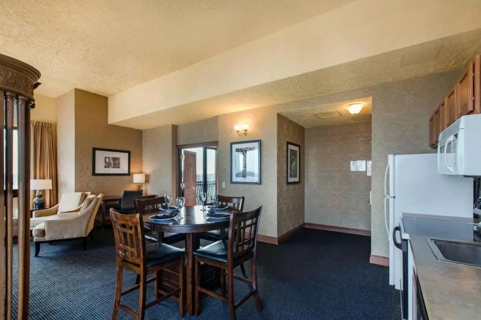 Shoreline Inn & Conference Center, Ascend Collection