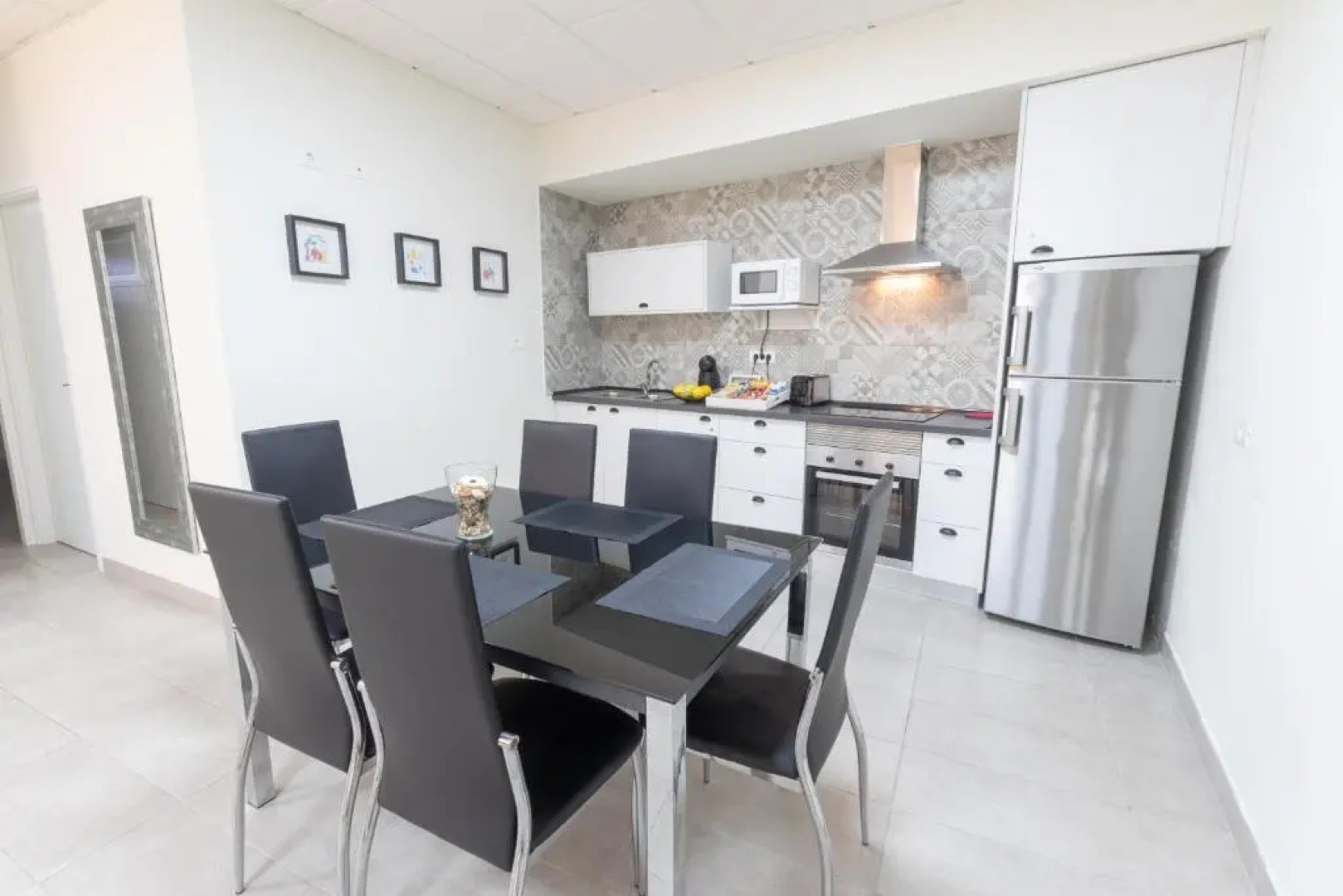 El Puente Holiday Home I- Airport 8,1K