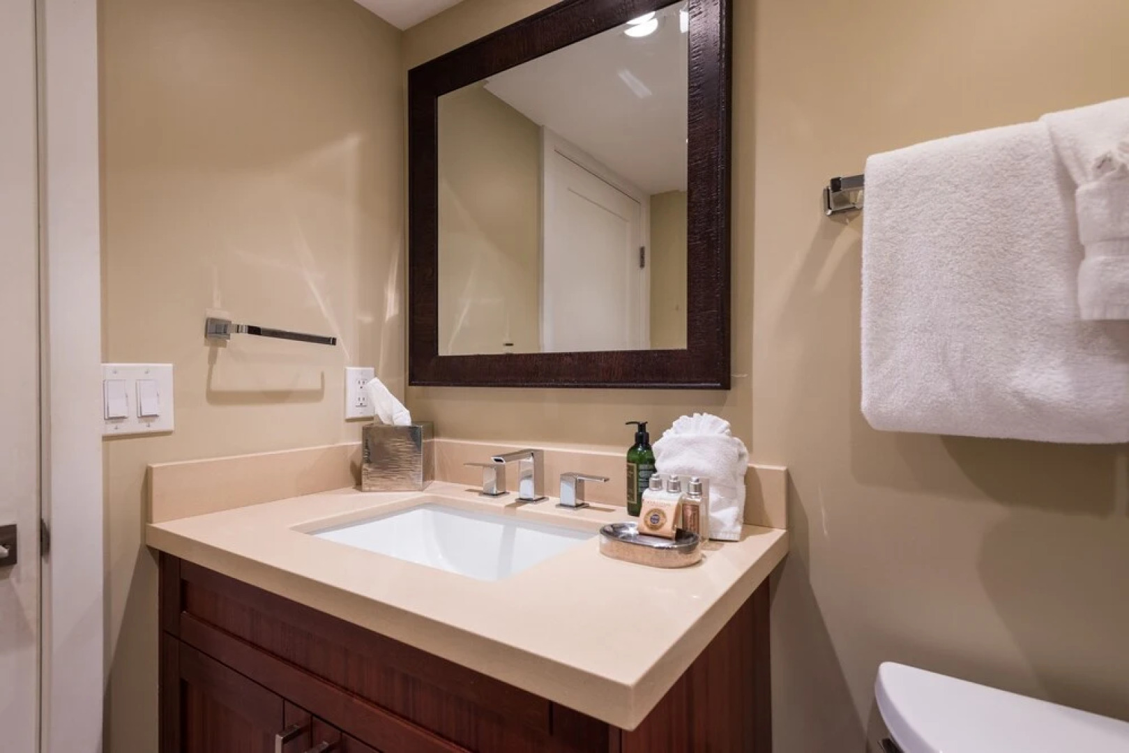 Mahana by KBM Hawaii Luxury Vacations