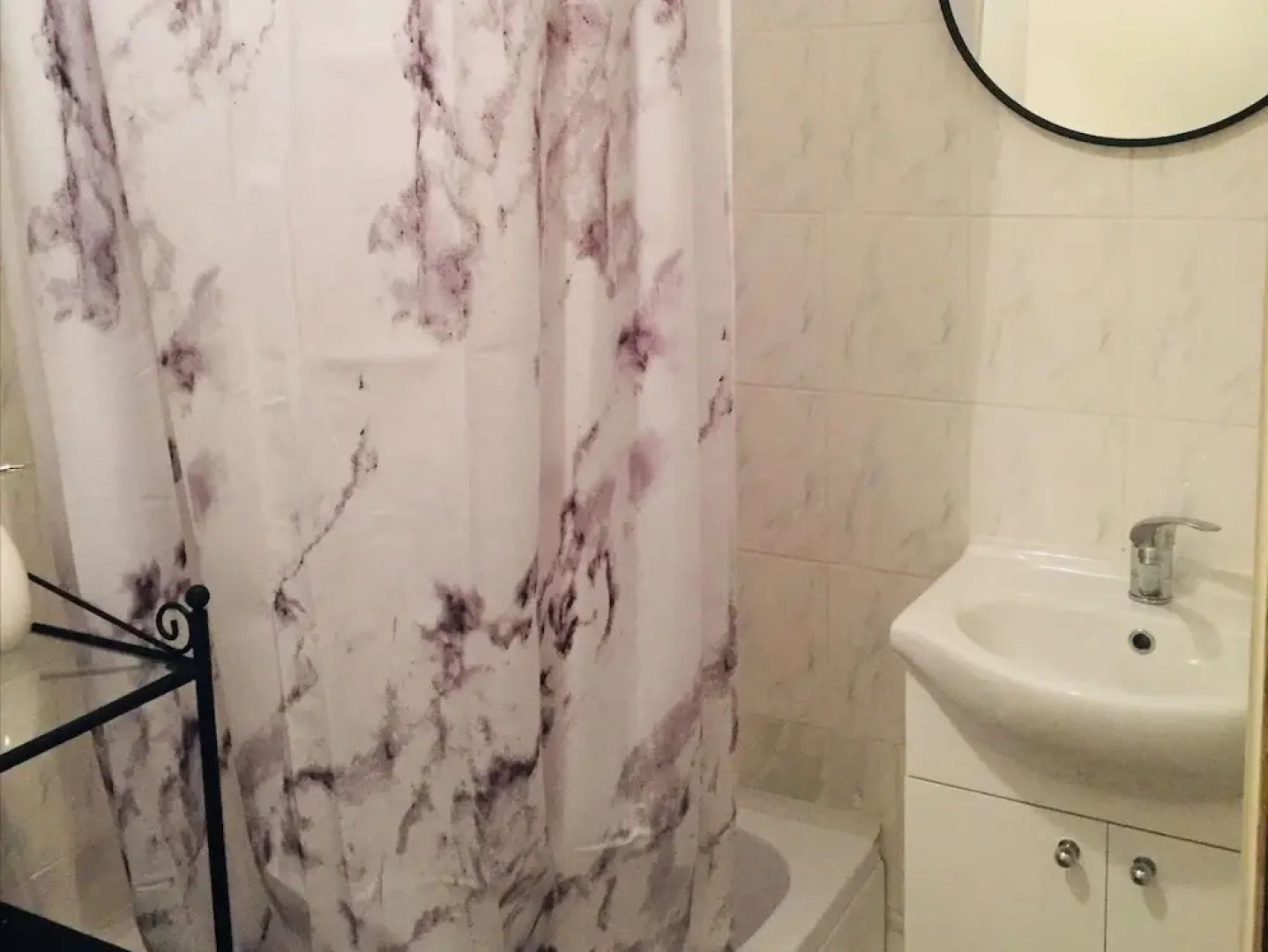 Apartment in a Stylish House in the Countryside Near the Sea