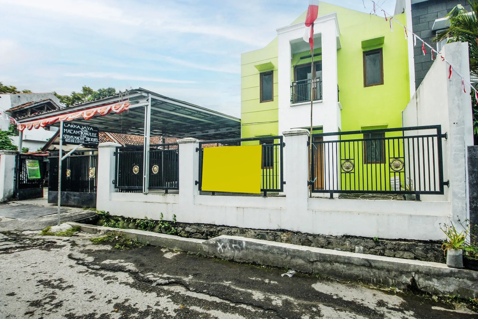 OYO Life 91606 Nadin Guest House Syariah
