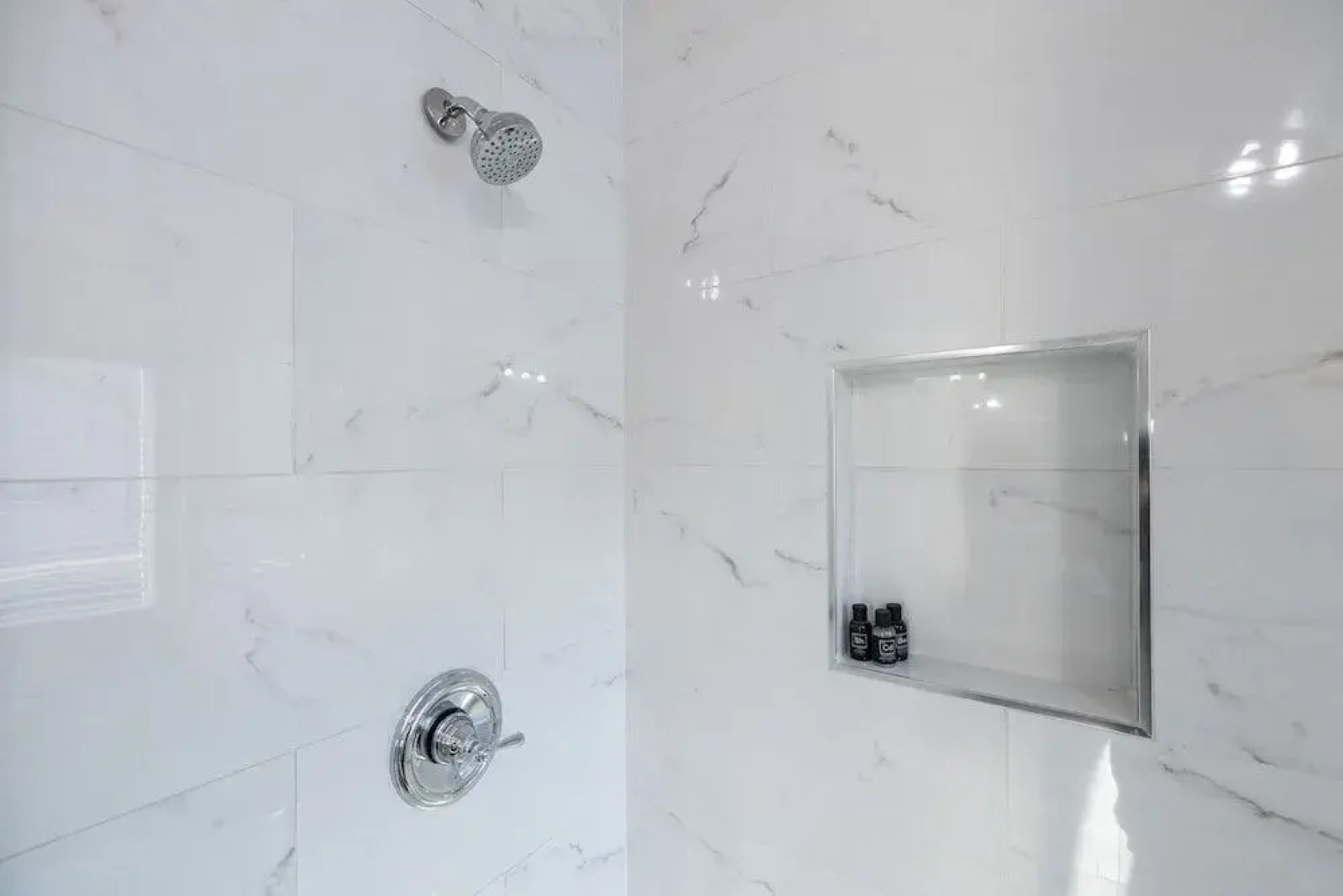 Gilbert Douglas 1 Bedroom Home by RedAwning