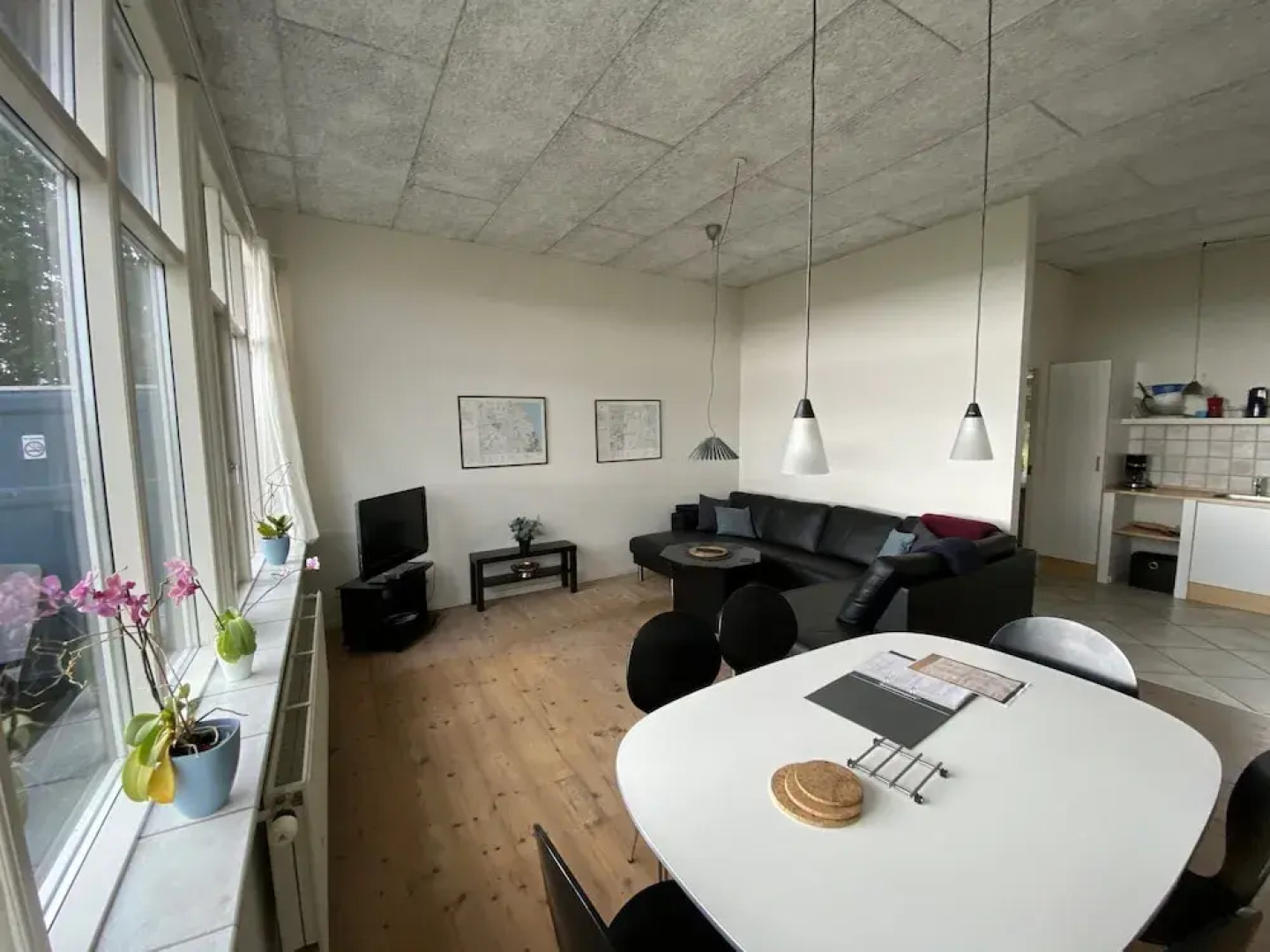 Skaerven Beachfront Condos and Cottage