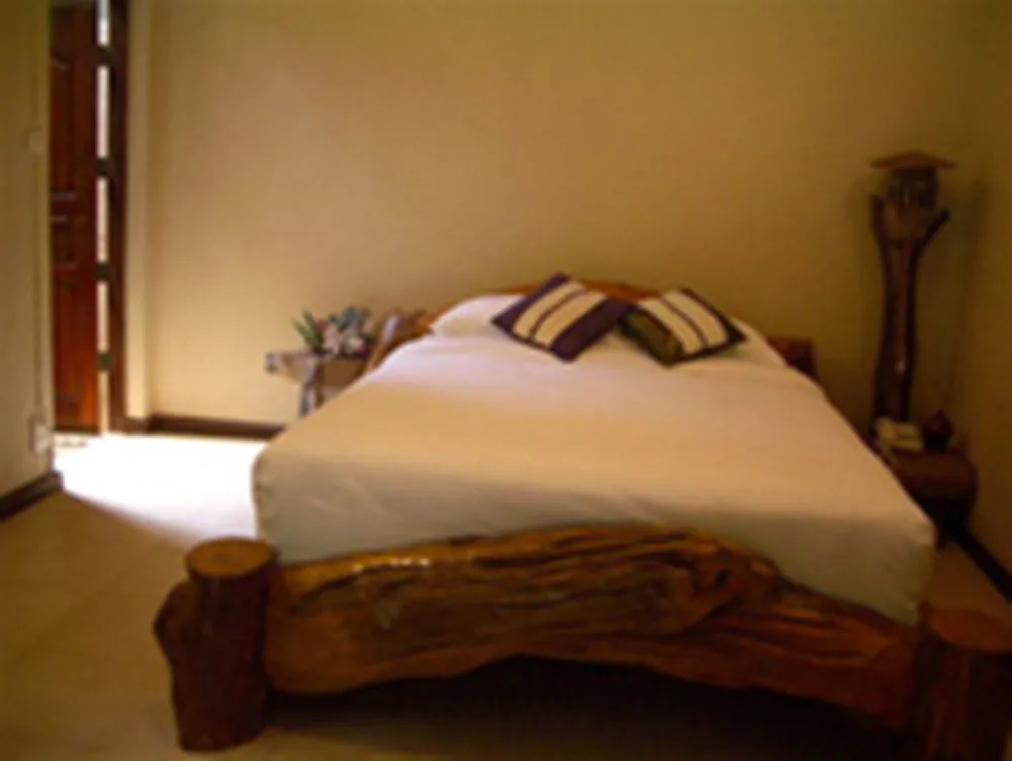 Mom Chailai Kanchanaburi Forest Retreat Hotel