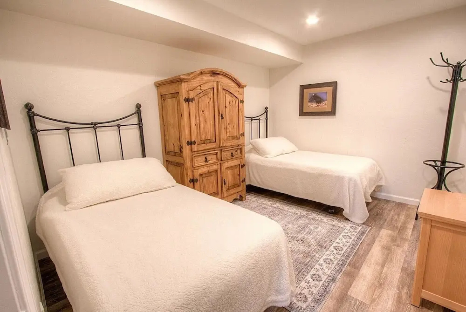 Awesome Dawson 1 Bedroom Condo by RedAwning