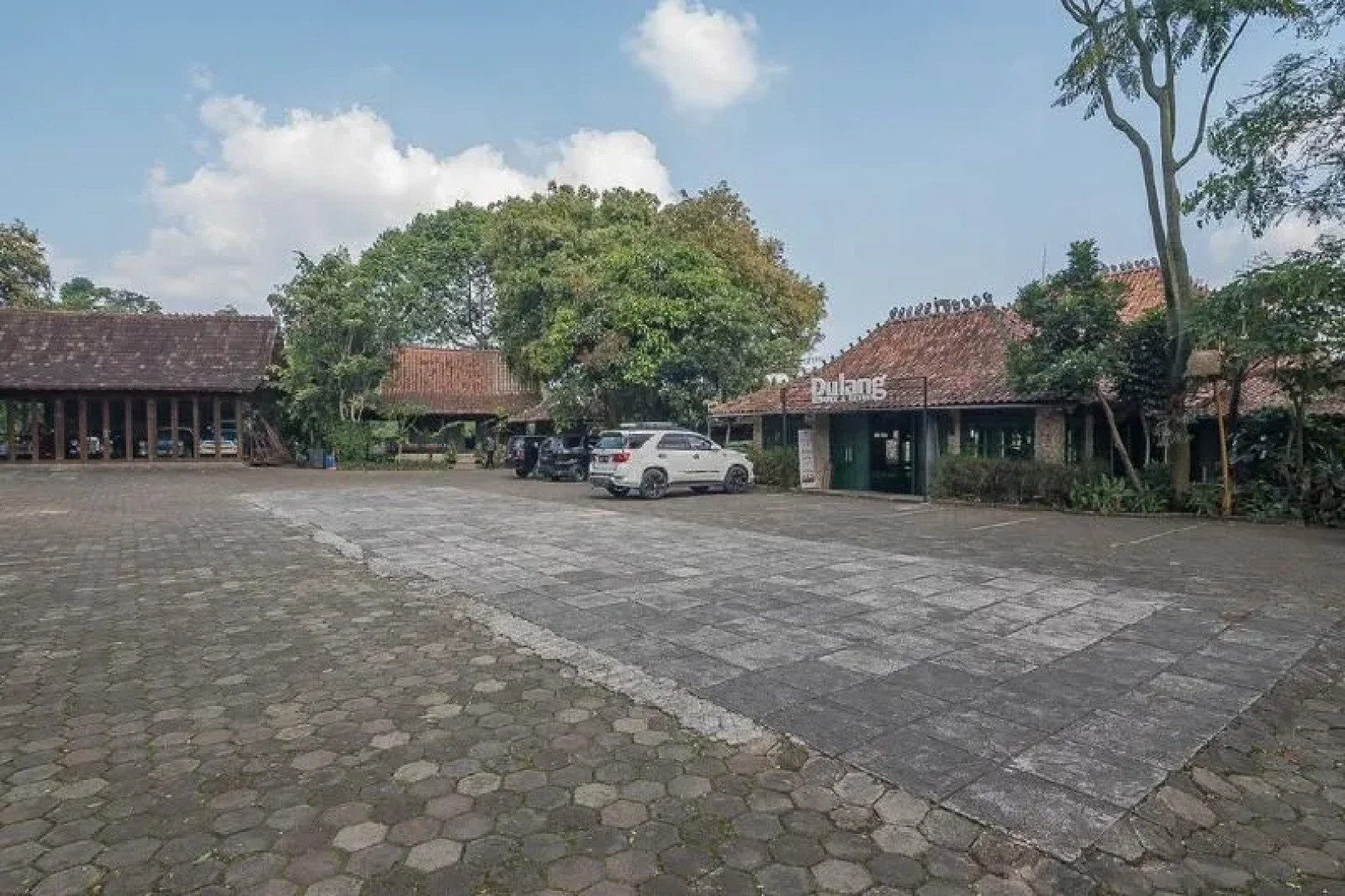 RedDoorz Resort @ Lembang 2