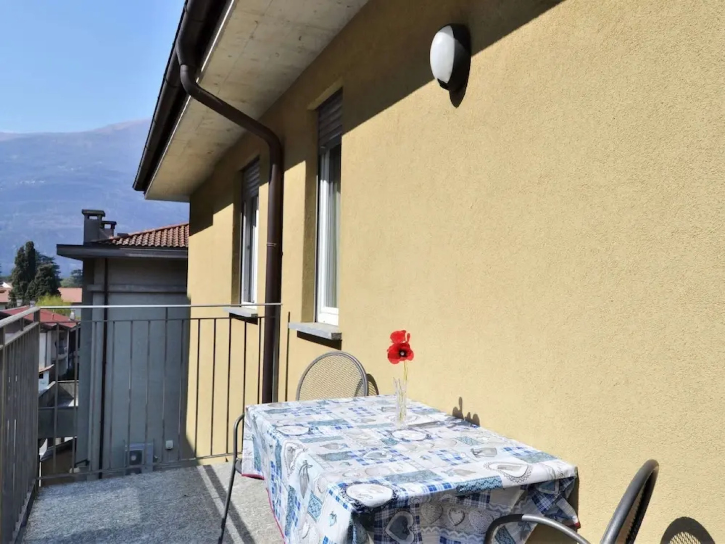 Apartment by Lake Como With Scenic Views