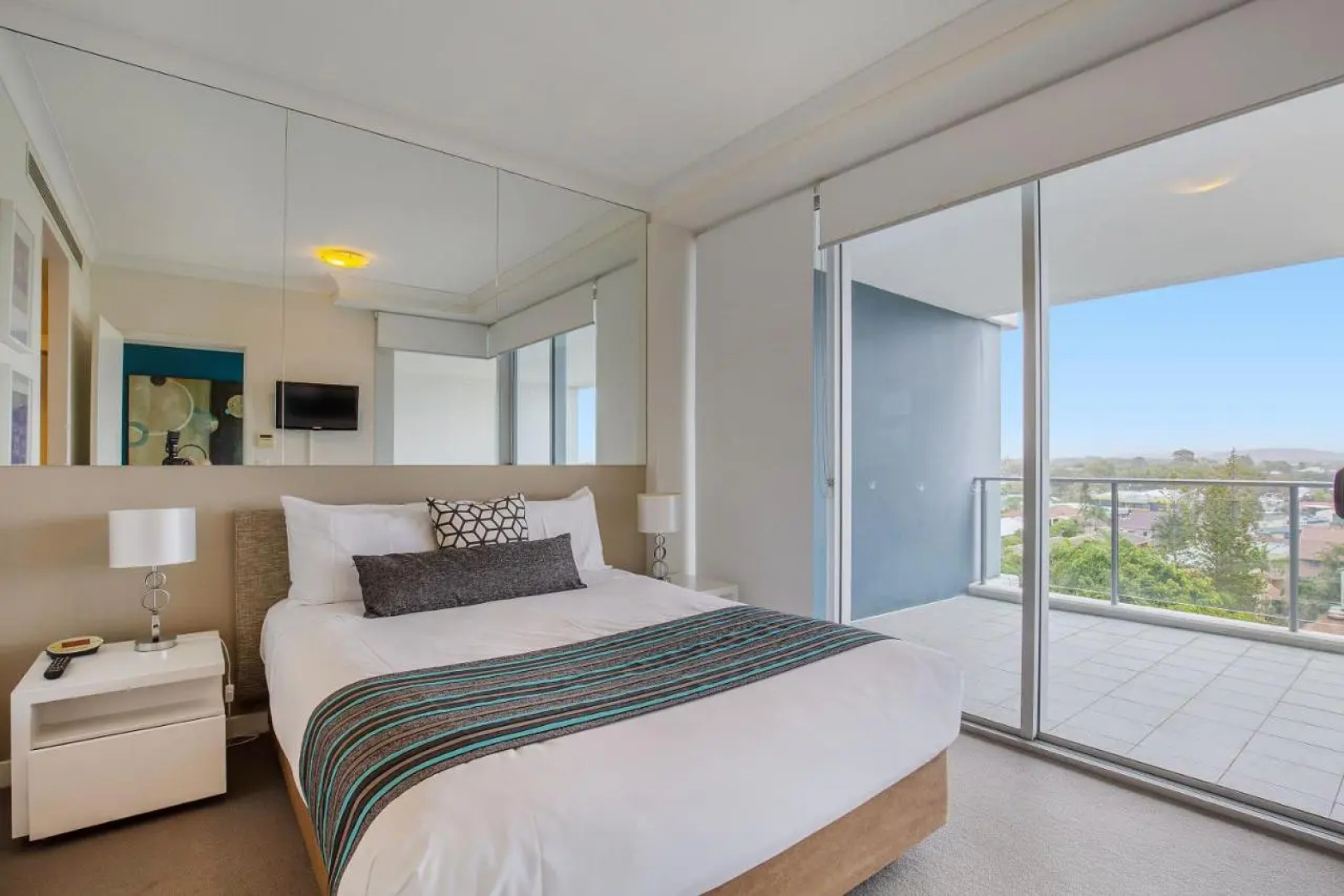 Silvershore Apartments on the Broadwater