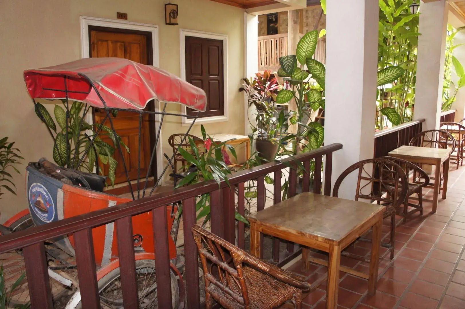 Lao Lu Lodge