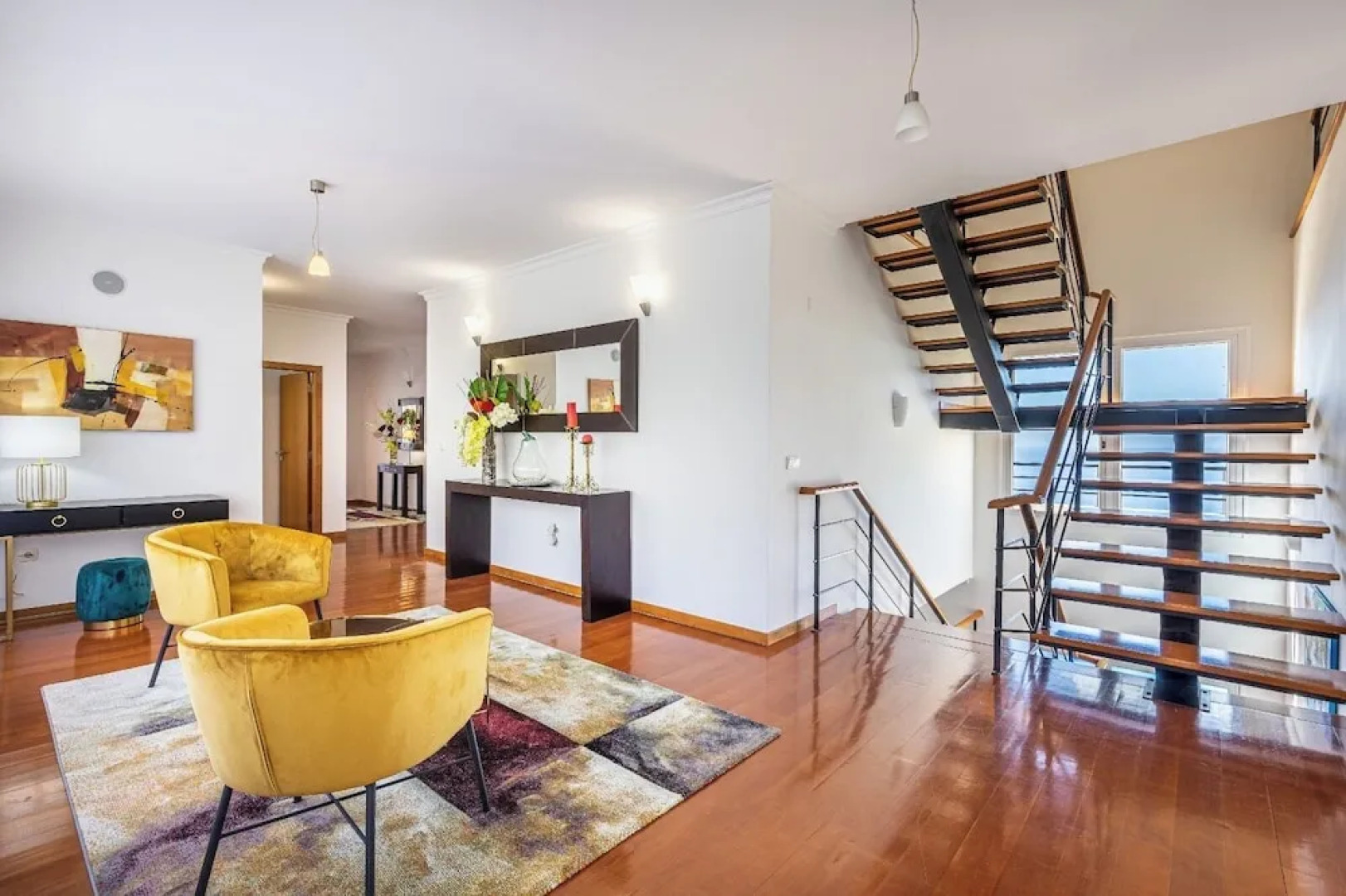 Luxury Villa With Private Heated Pool, Garden and Views of the sea and Mountains