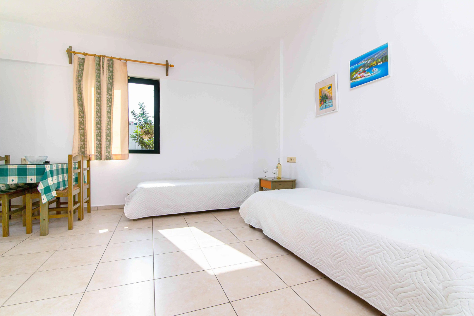 Dionysos Apartments and Studios