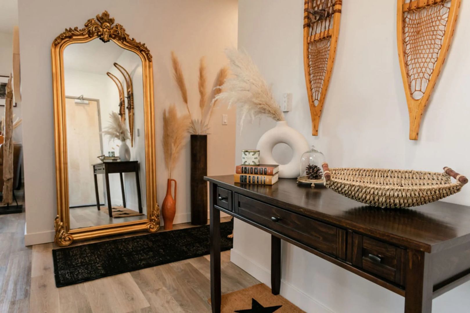 HOLT - Modern, Newly Renovated 2BR in Willits Town Center