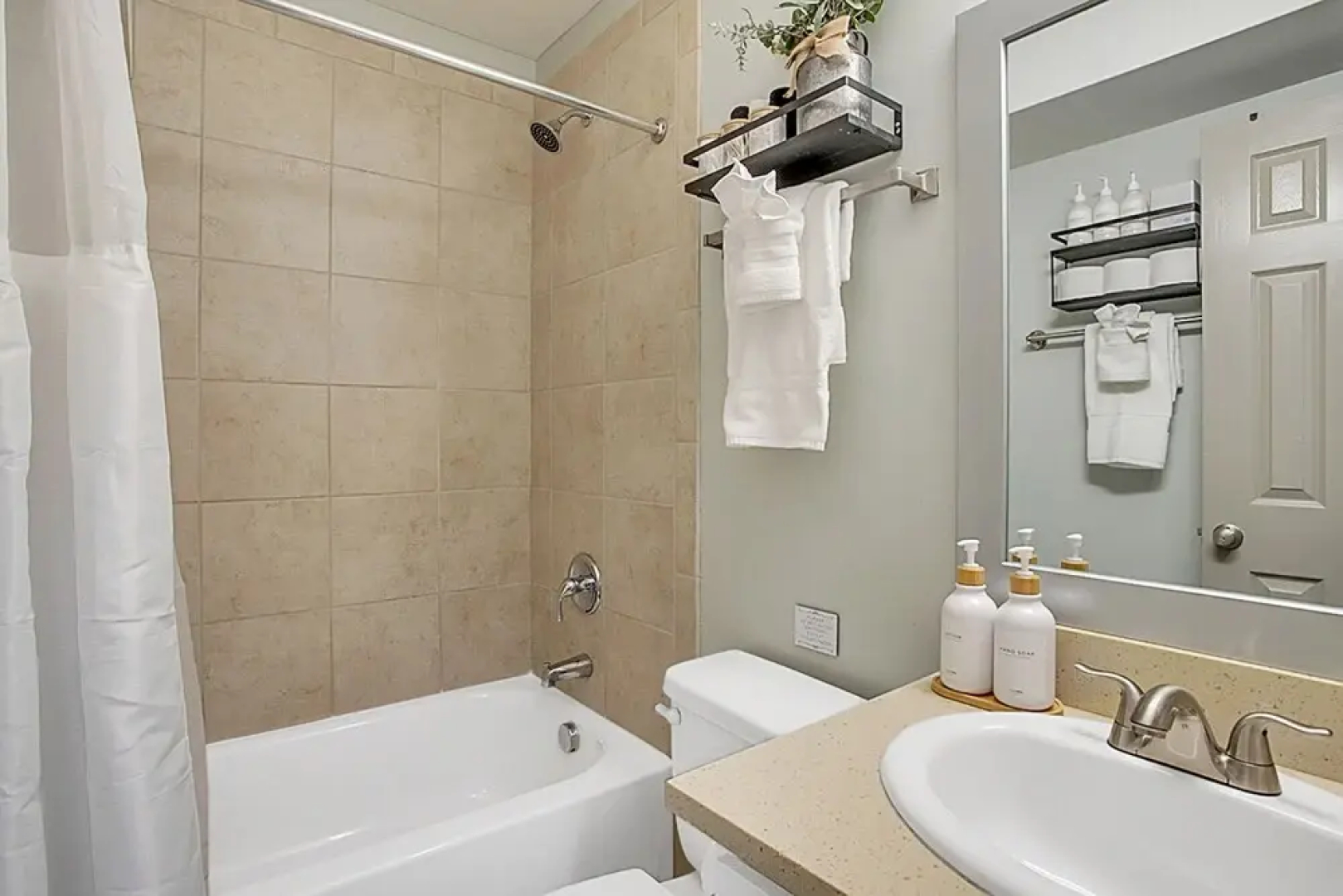 Modern Swank Luxury Apt Mins To Atl Braves Stadium 3 Bedroom Home