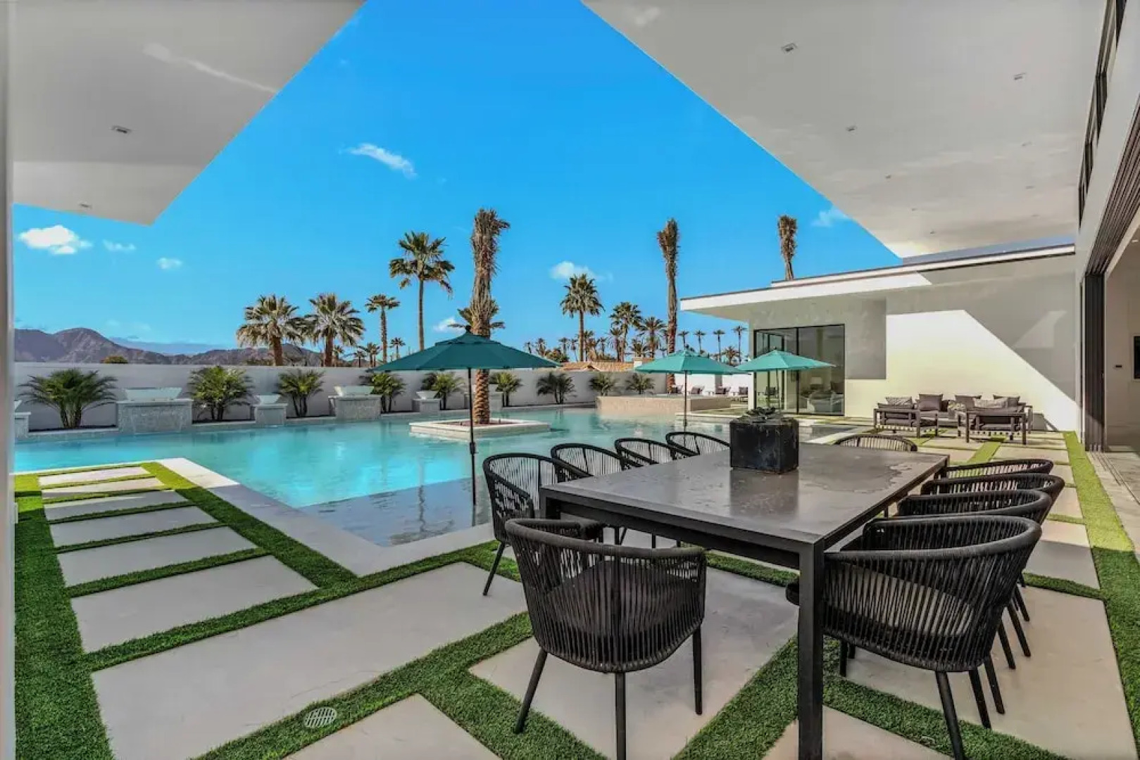 Sleeps 31 2 Luxury Villas w/ Pool + Spa, Putting Green Bravo by Avantstay