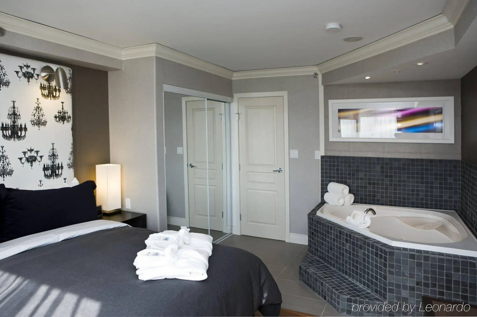 Sandman Signature Toronto Airport Hotel