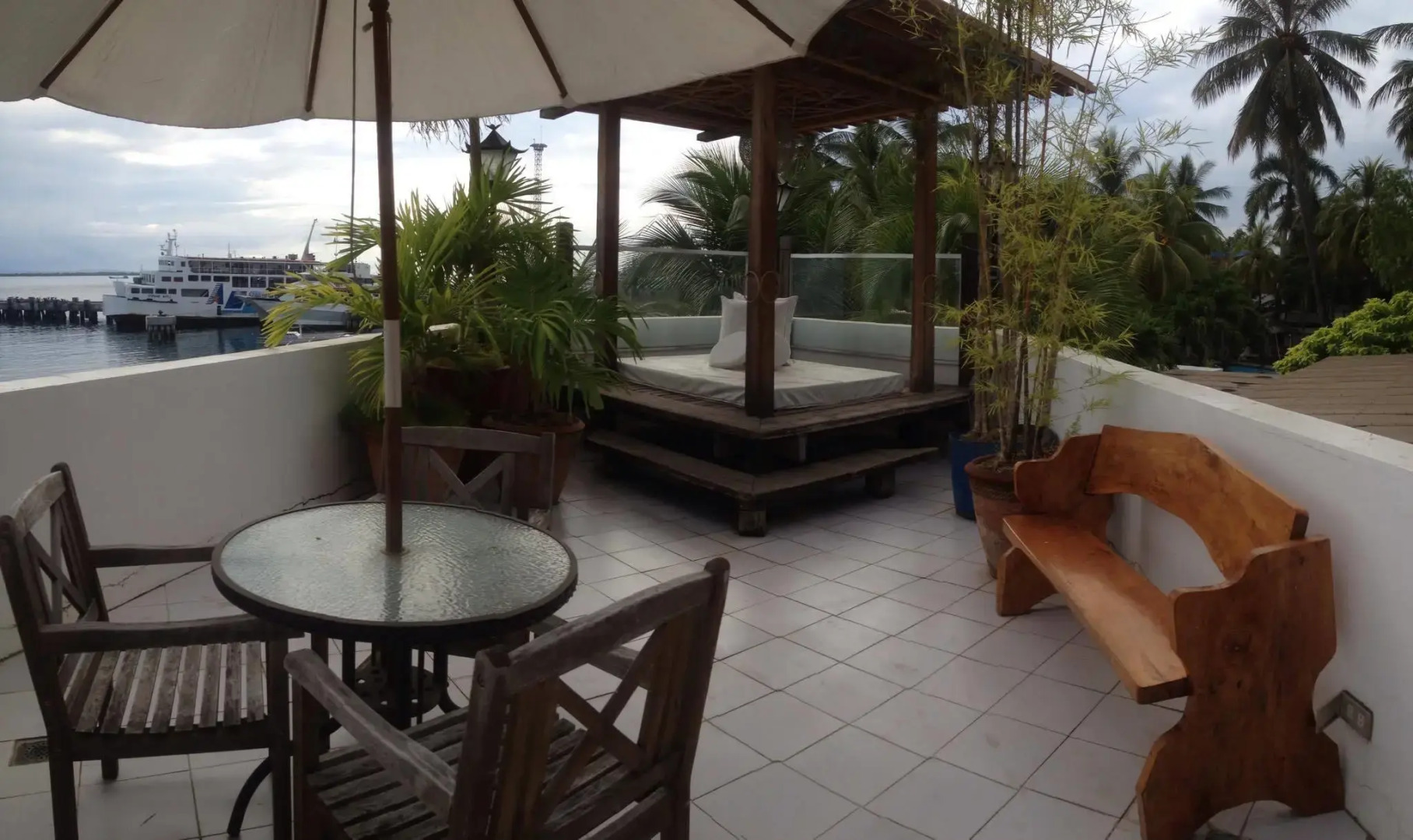 Lantaka Hotel by the Sea