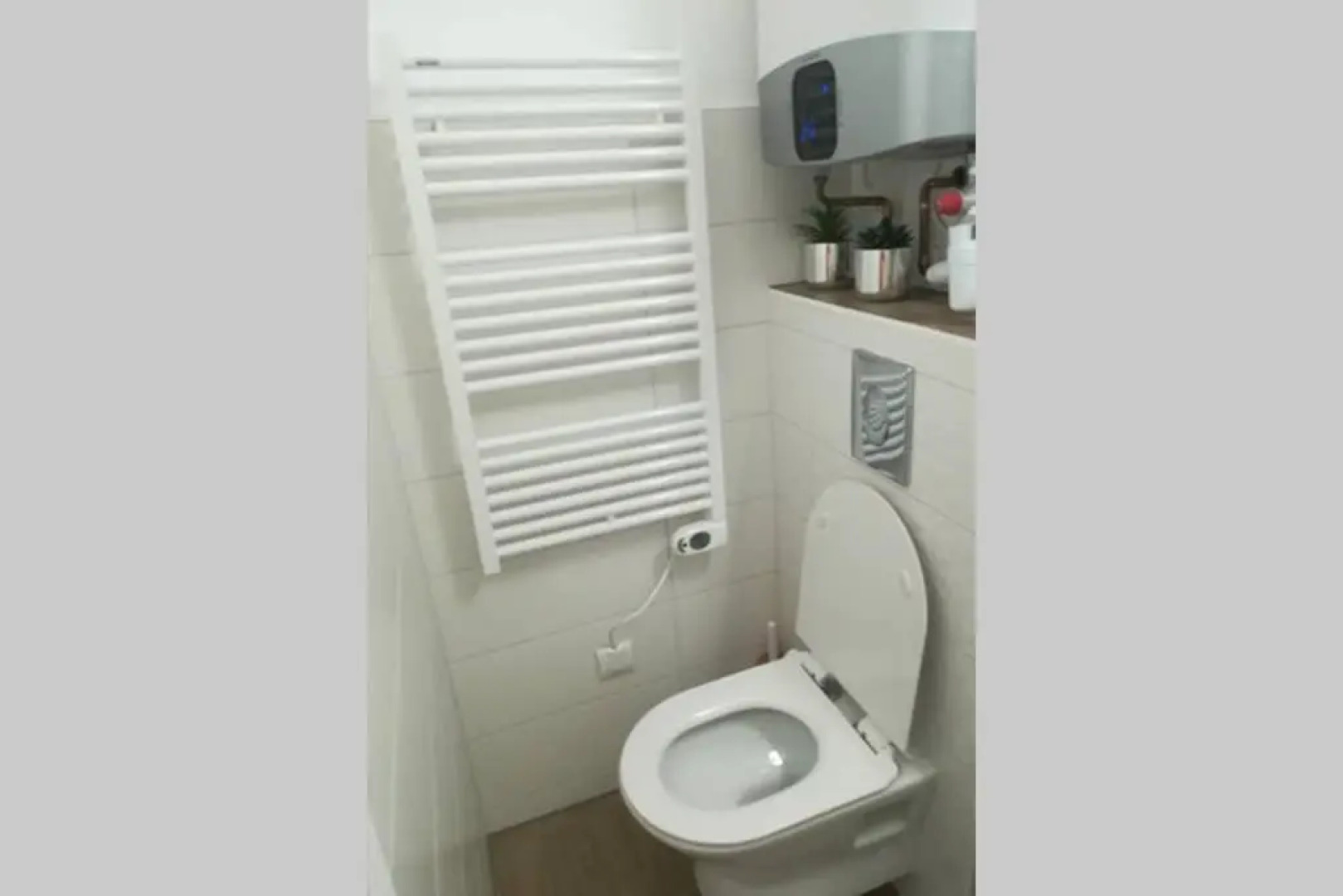 Studio renové en RDJ dans résidence de standing