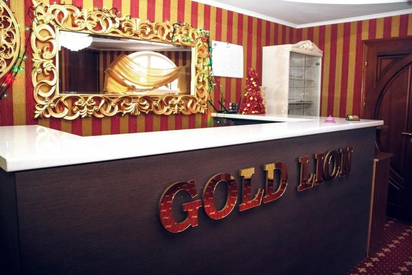 Gold Lion Hotel