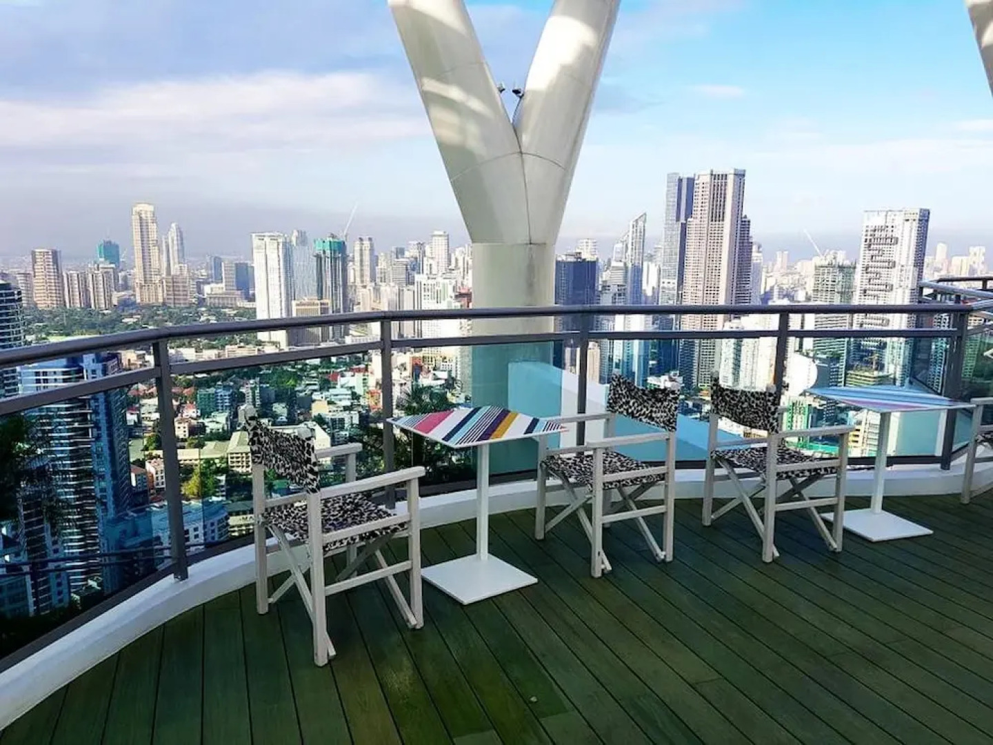 Oasis Regency at Acqua Livingstone near Rockwell