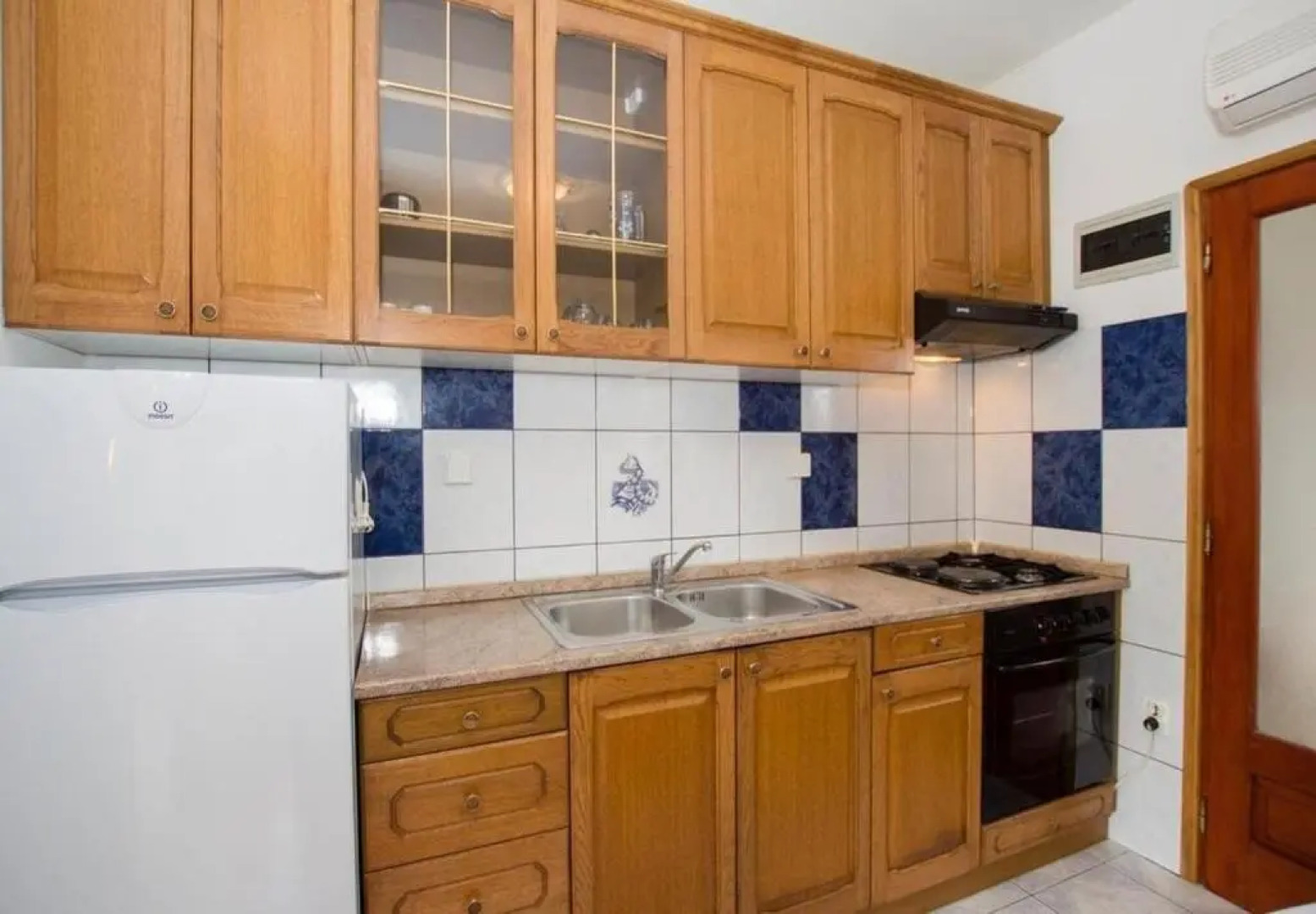 Apartments Juri - 60 m from sea