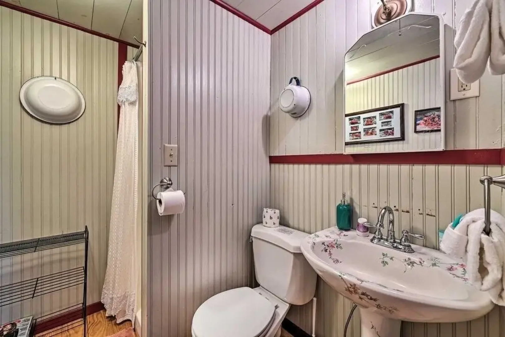 10 Mi To Gore Mountain: Home In Adirondack Park 5 Bedroom Home