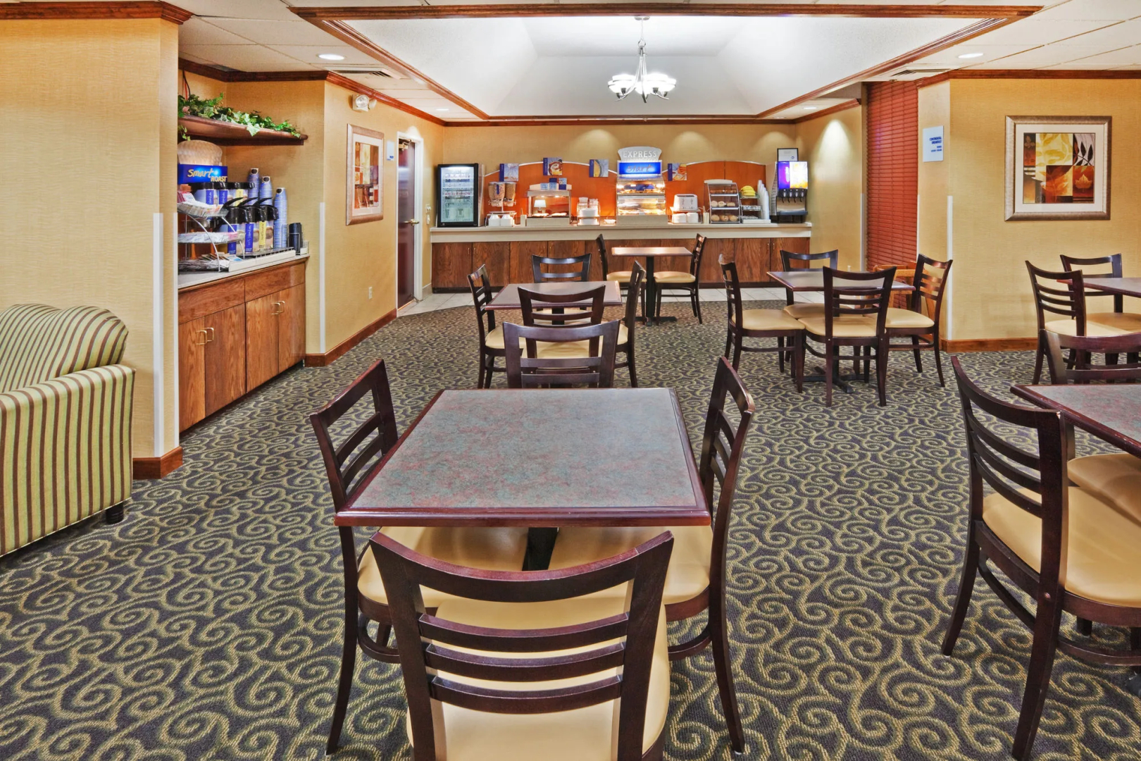 Holiday Inn Express & Suites Lebanon by IHG