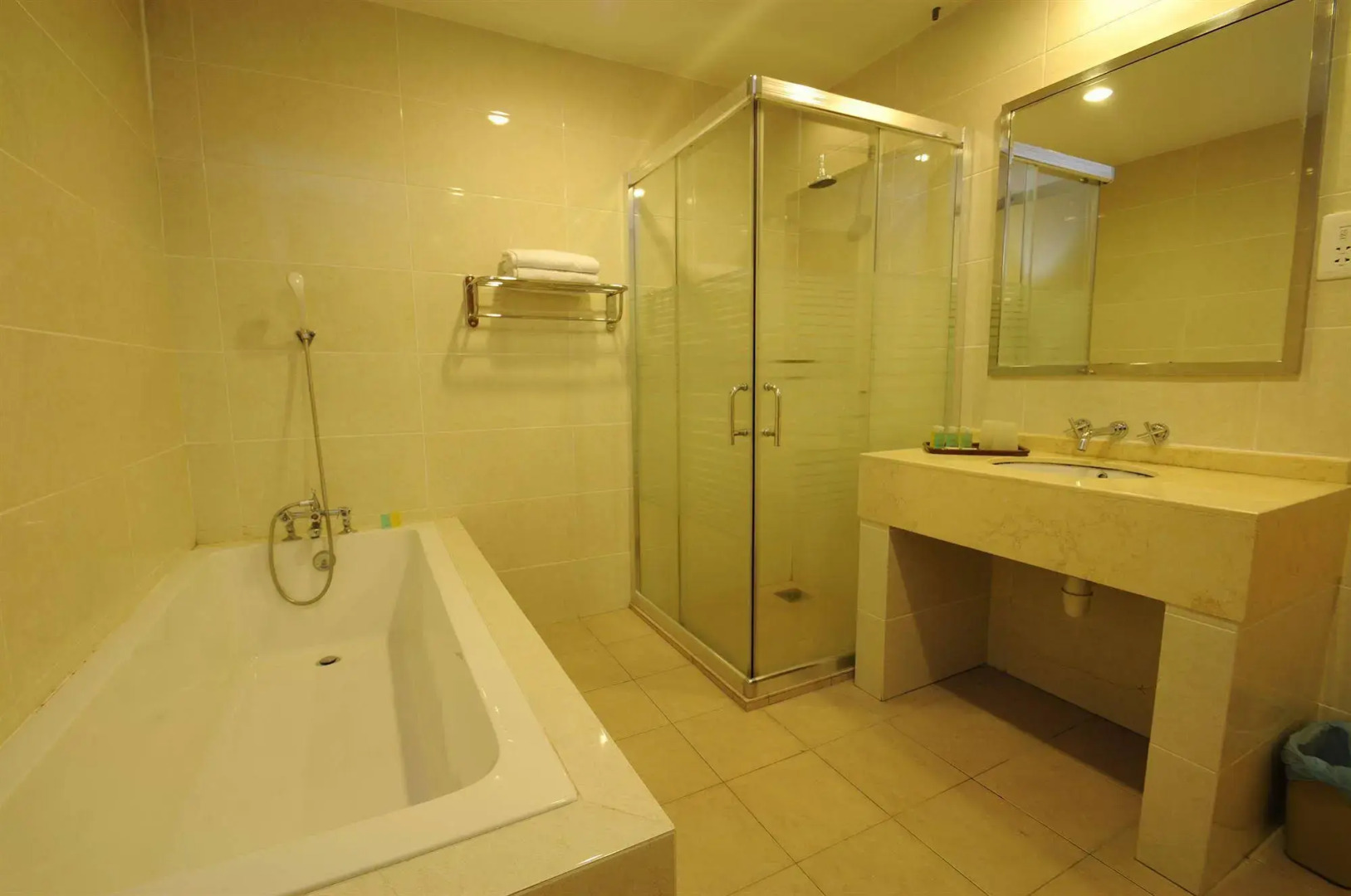 OYO 597 Winner Hotel