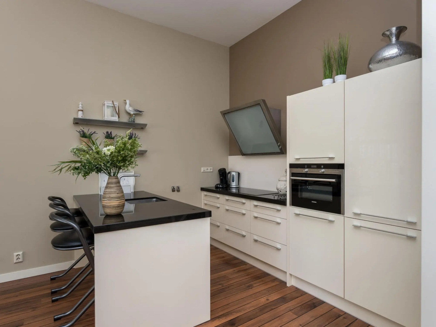 Luxurious 6-person Apartment in Grevelingenmeer Marina