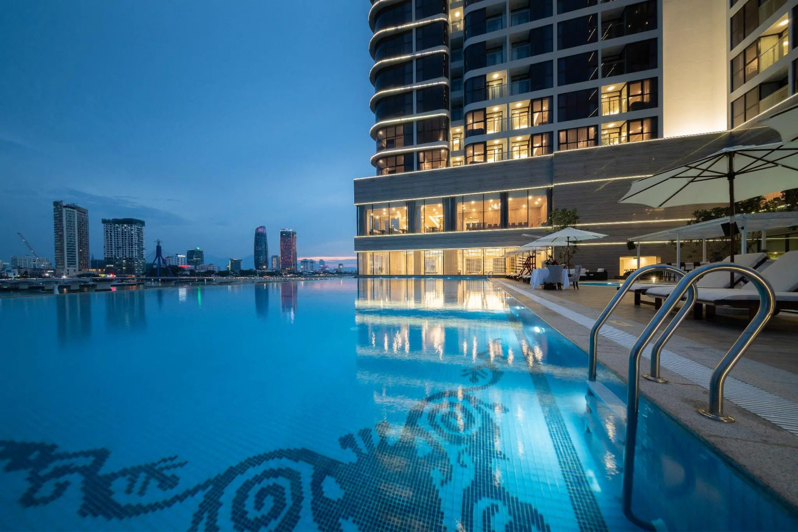 Melia Vinpearl Danang Riverfront