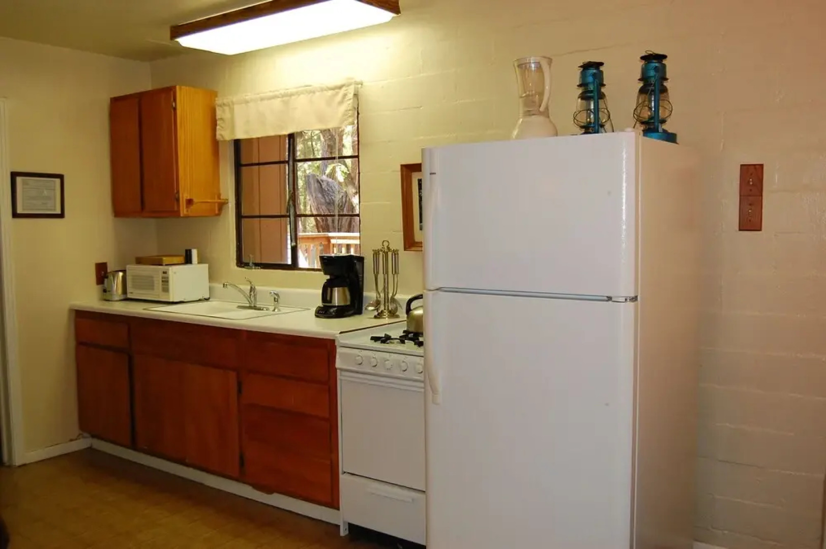 Bassett Cedar Rock Cabin II