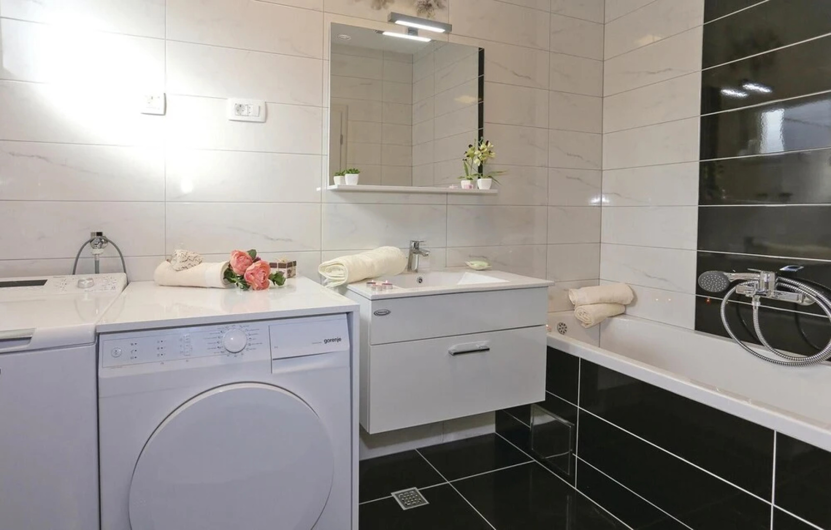 Stunning Home in Kucine With Wifi and 4 Bedrooms