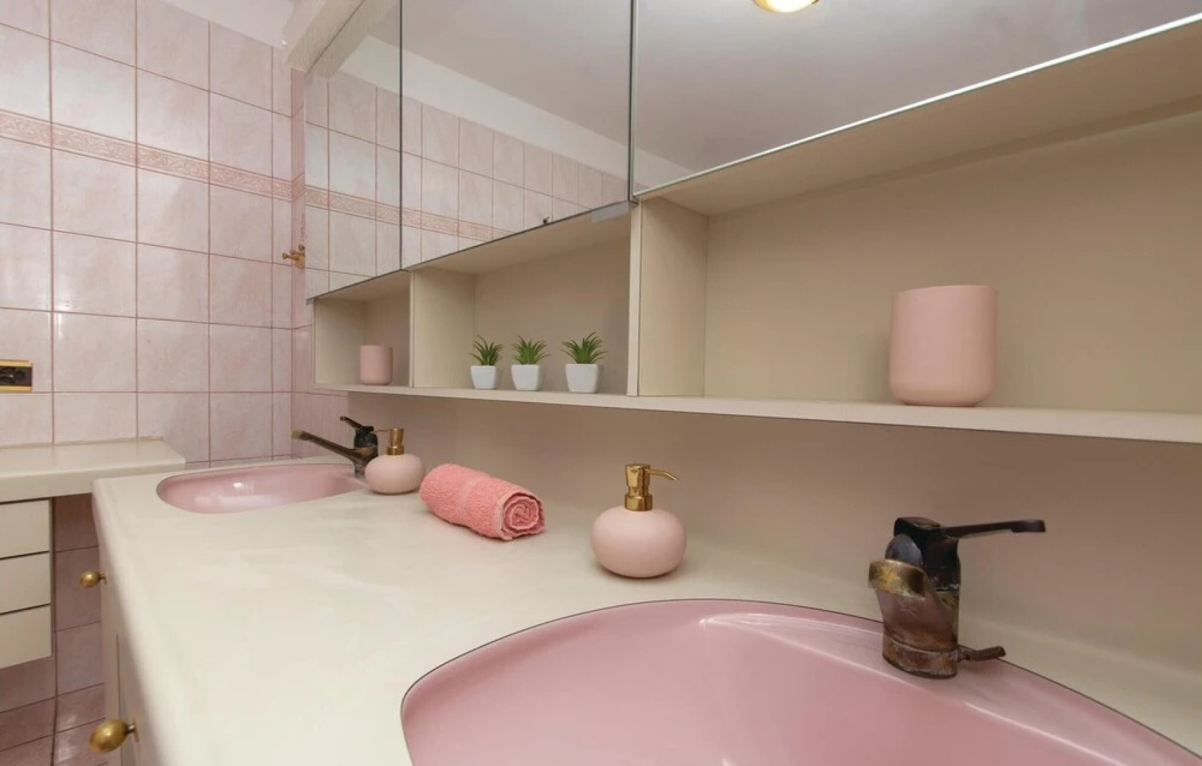 Stunning Home in Zrnovo With Wifi and 3 Bedrooms