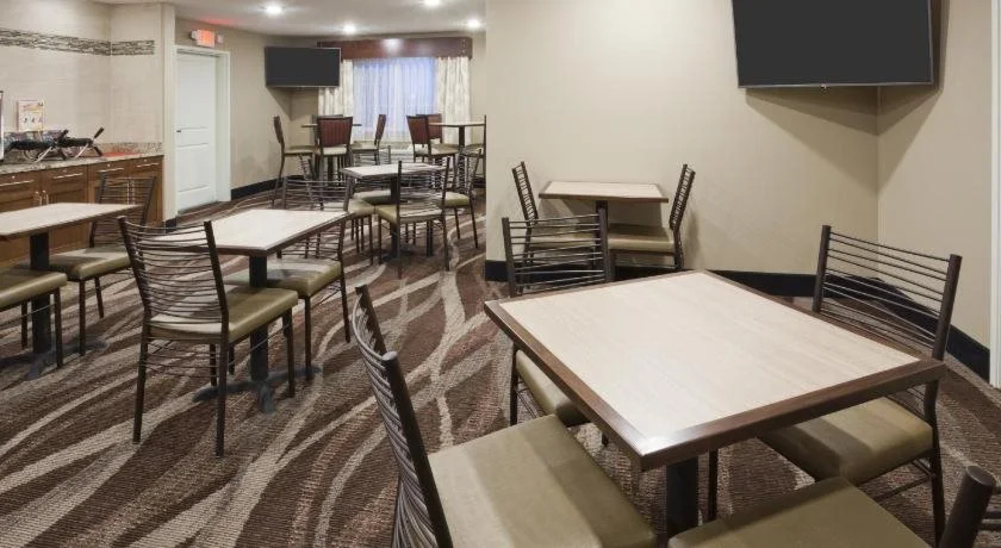 Gateway Park Hotel and Suites