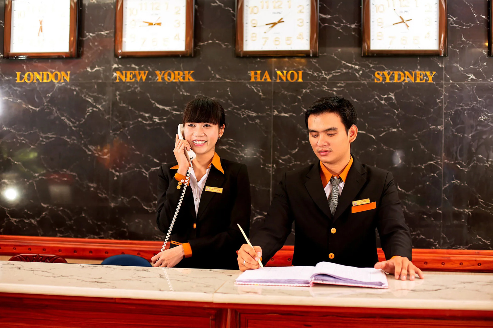 Van Phat Riverside Hotel