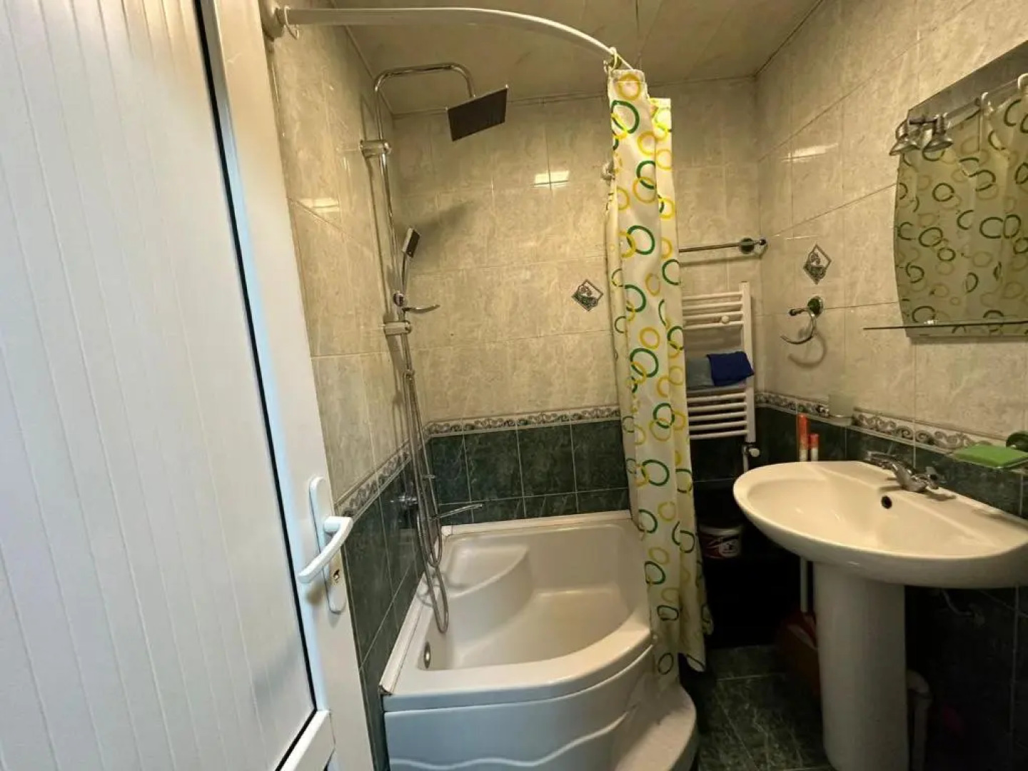 cozy 2-bedroom apartment in Gori