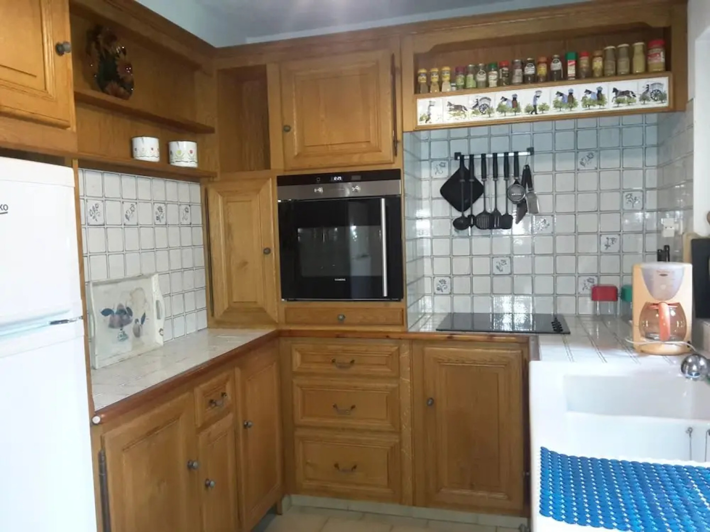 Snug Farmhouse in Provence-alpes-riviera With Swimming Pool