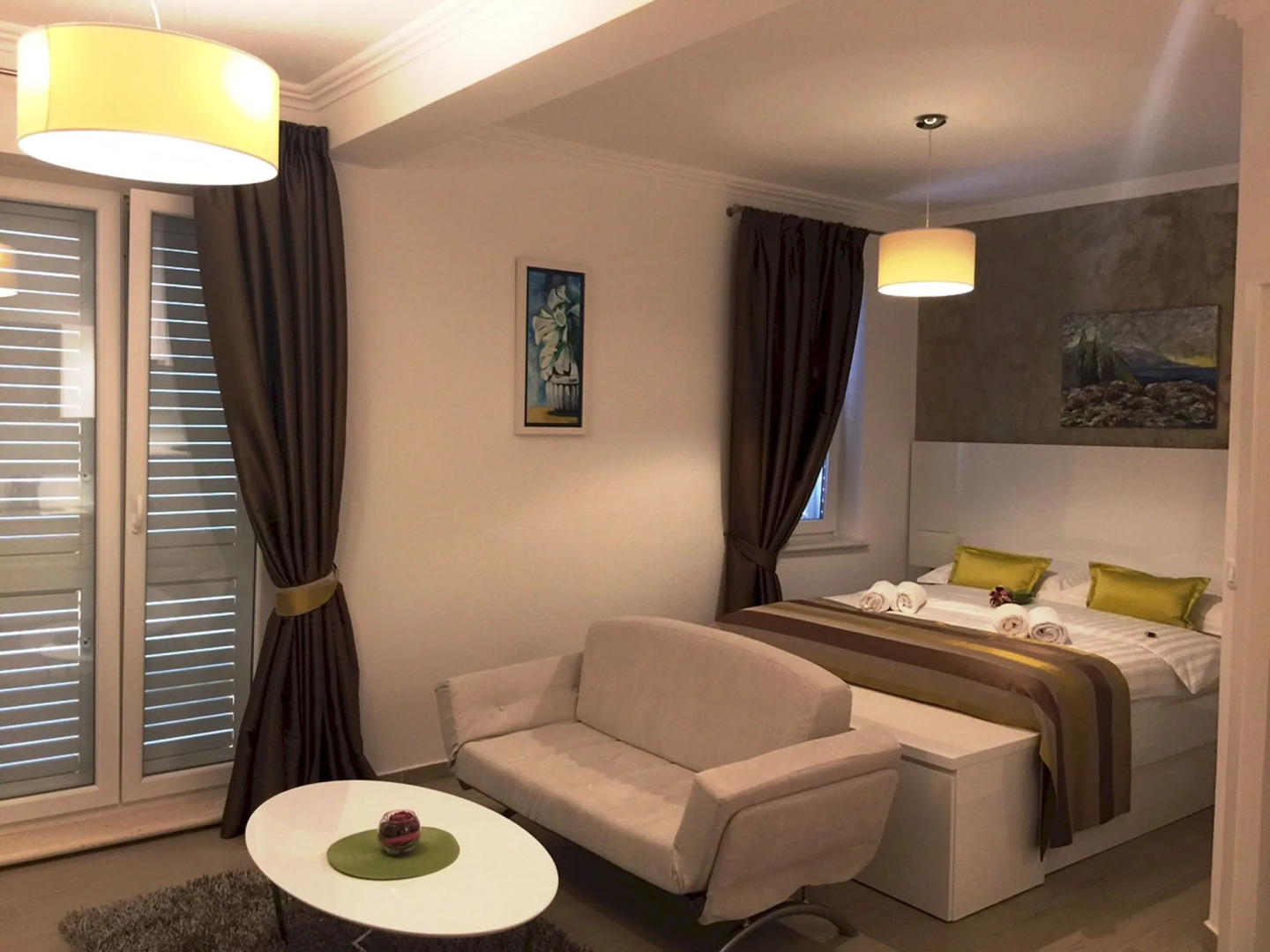 Boutique Pine Tree apartments