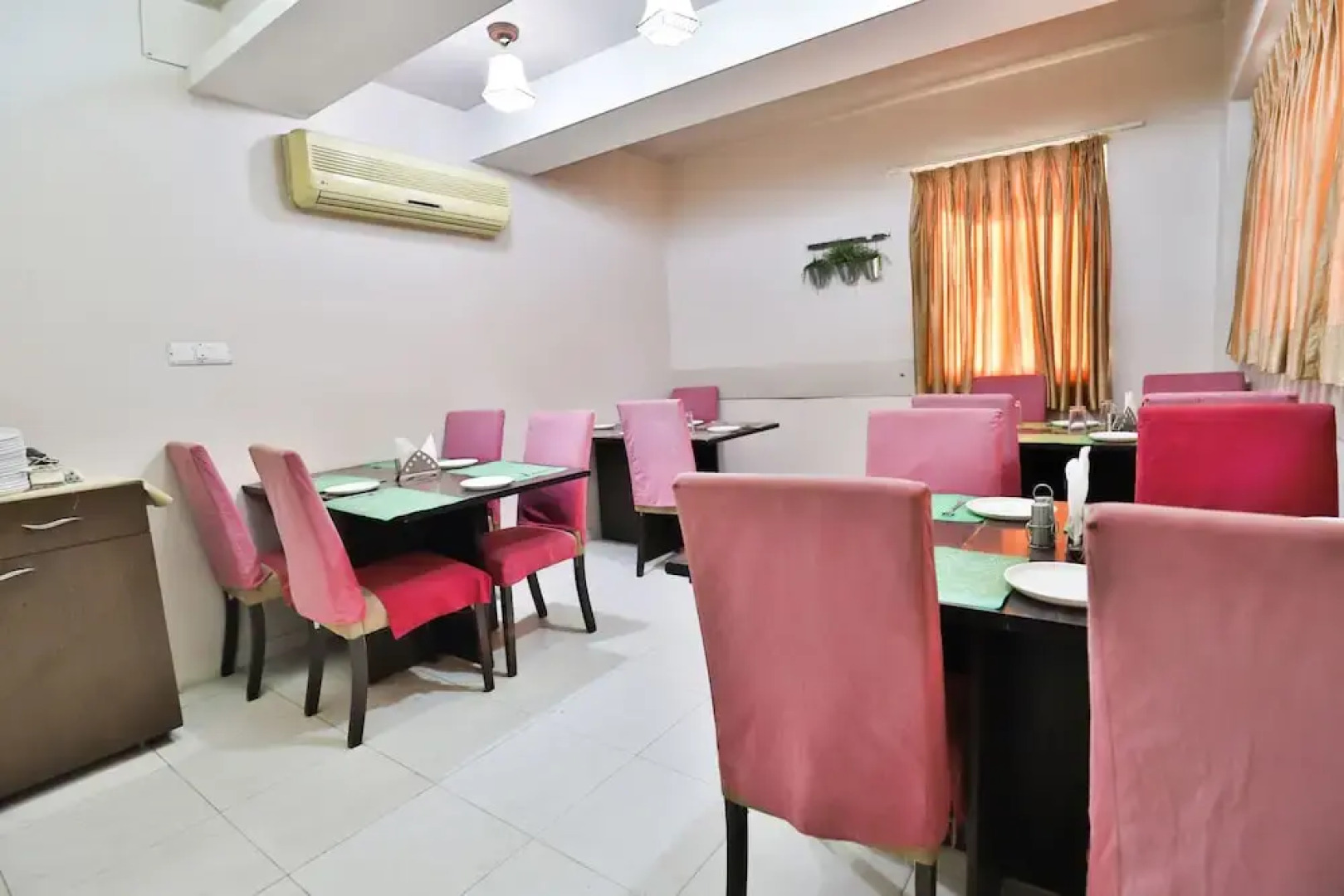 OYO 2156 Hotel Isher International