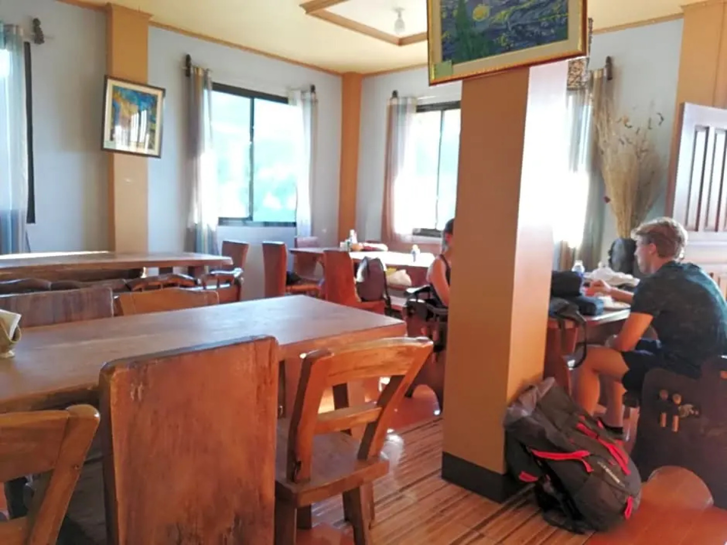 7th Heaven Lodge and Cafe