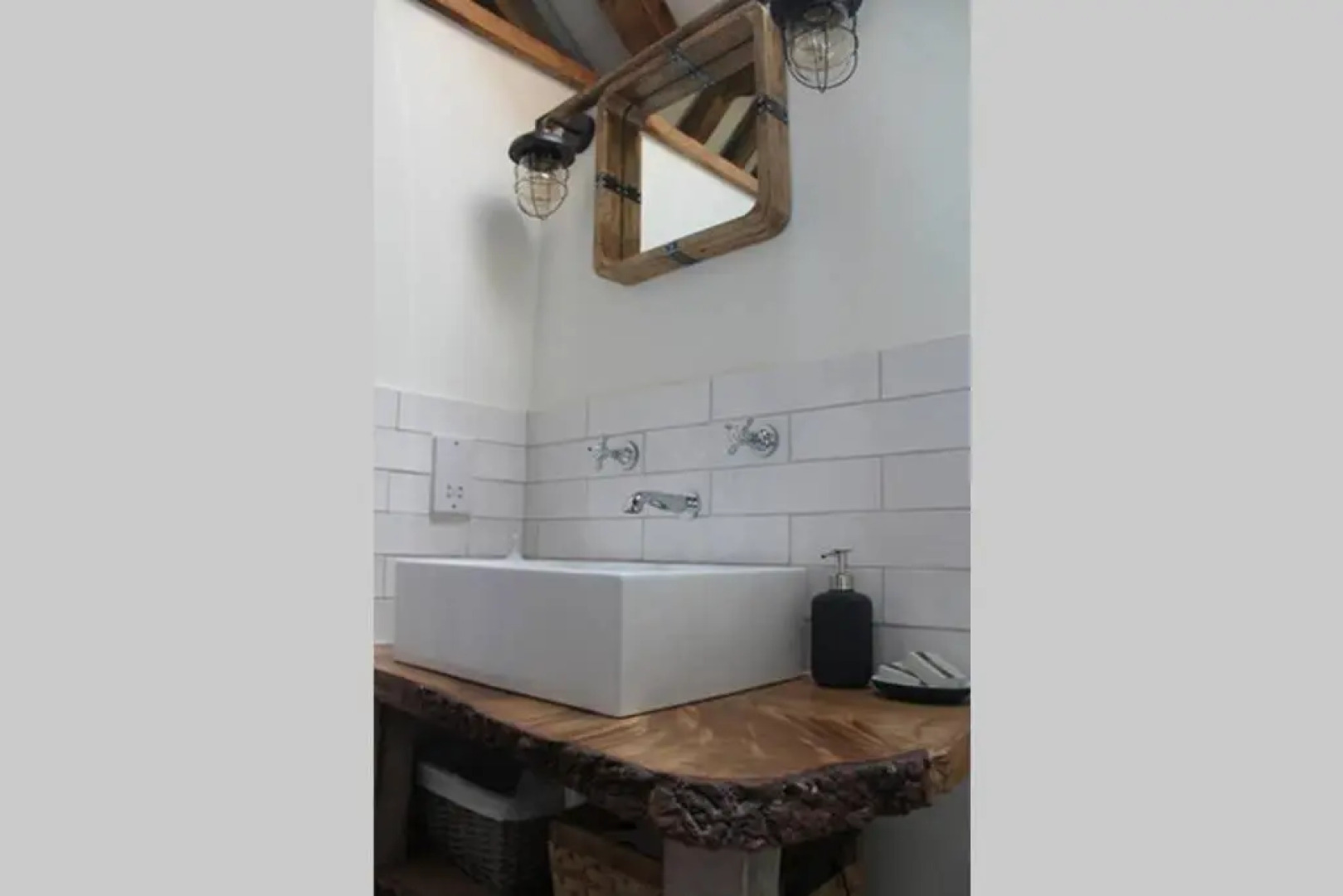 The Dovecote - unique self-contained 1bed renovated barn