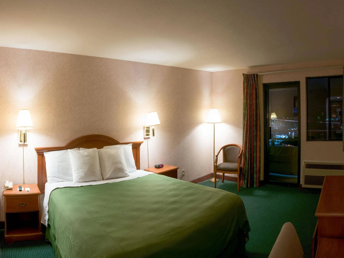 San Bernandino Inn & Suites