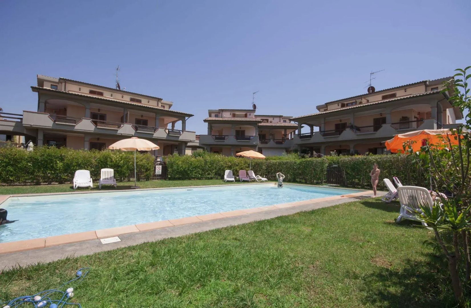 Follonica Apartments