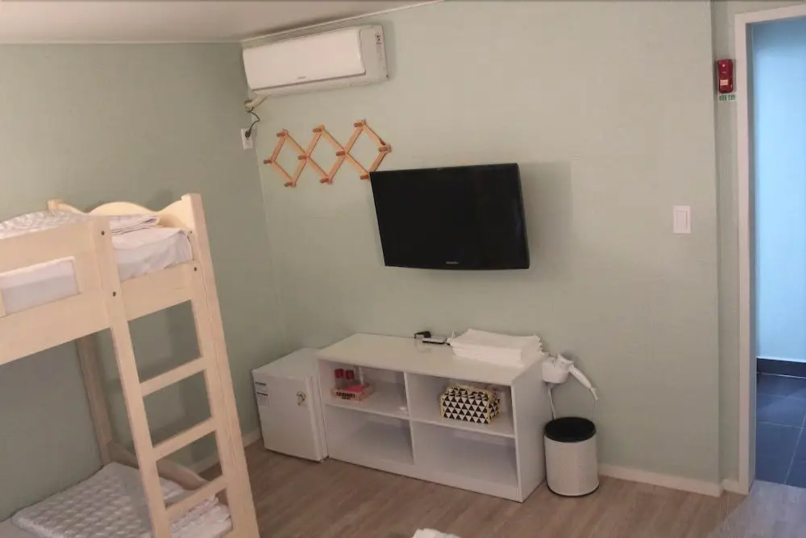 Hi & J Guesthouse - Hostel