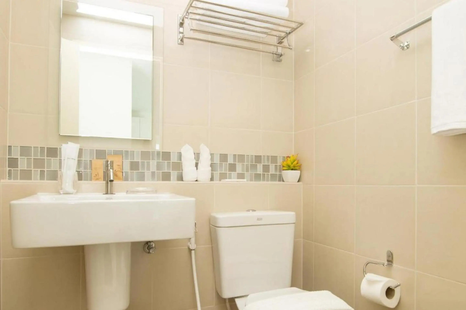 First Choice Suites By The Sea