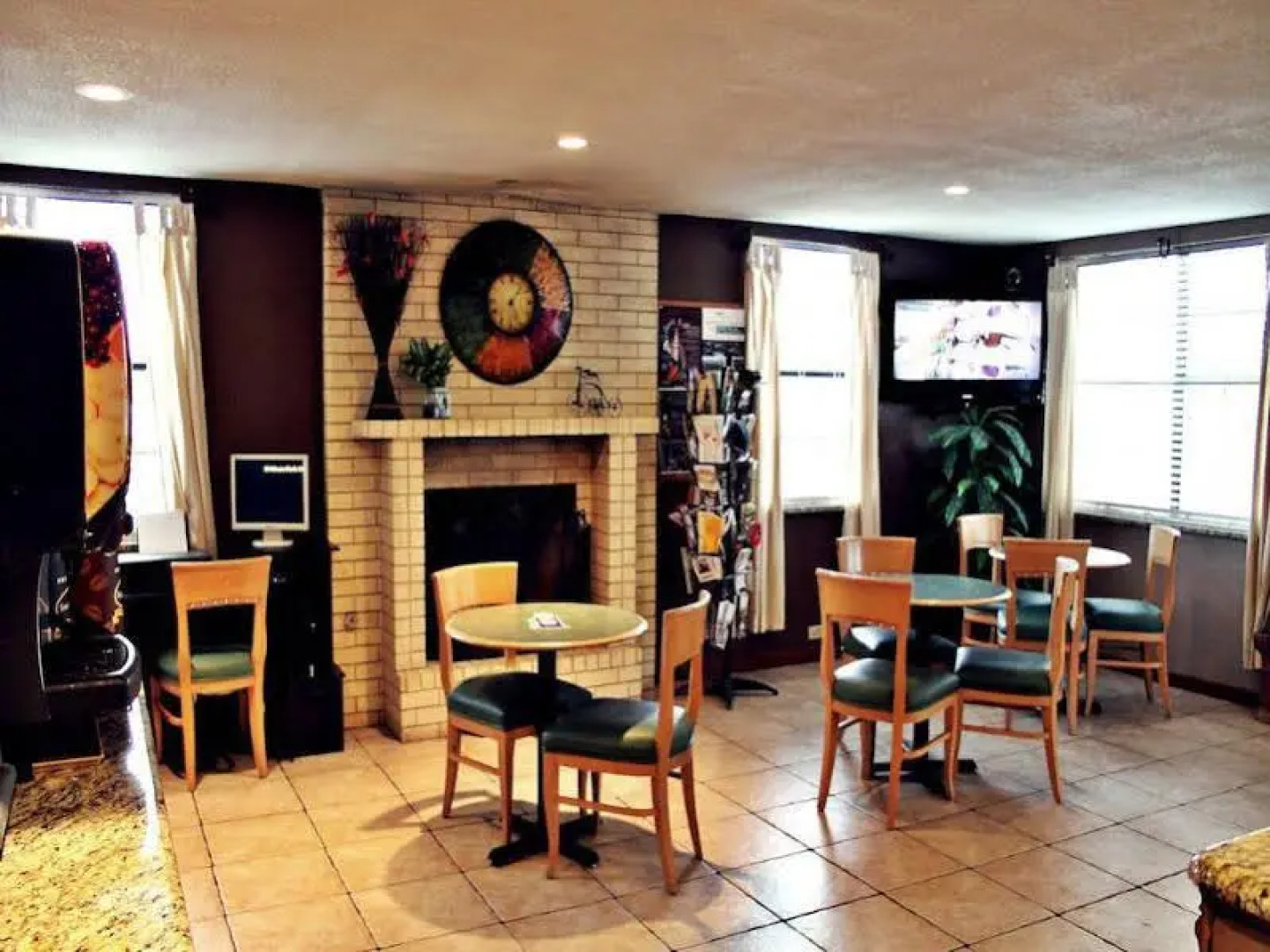 Super 8 by Wyndham Fredericksburg