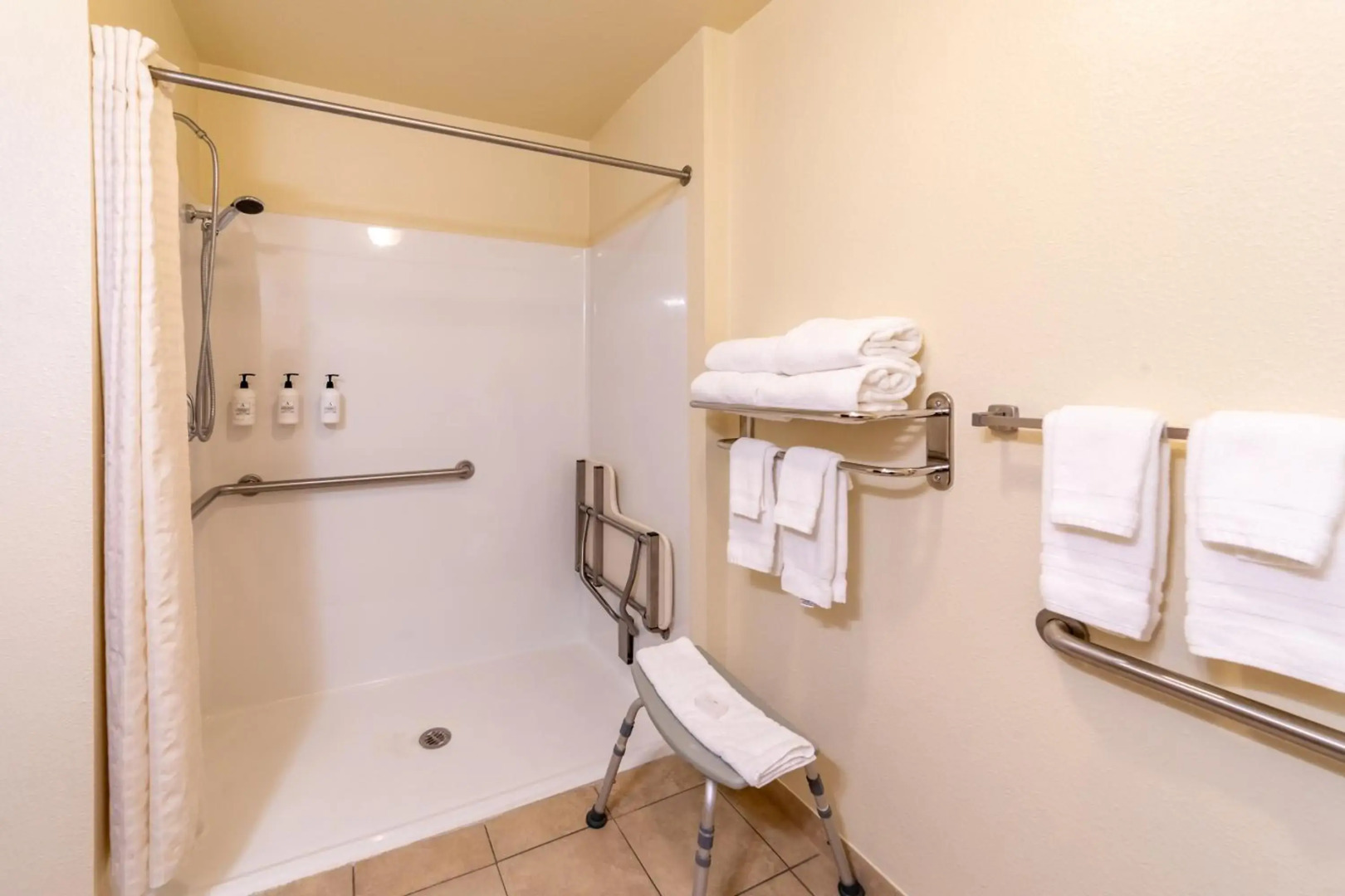 Cobblestone Inn & Suites - Eaton