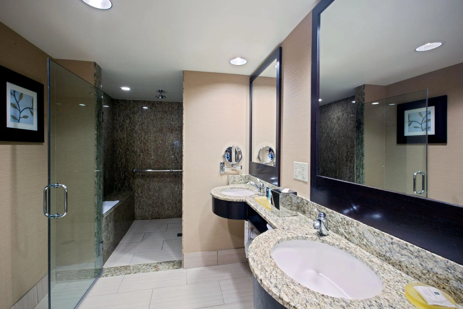 Crowne Plaza Lombard Downers Grove by IHG