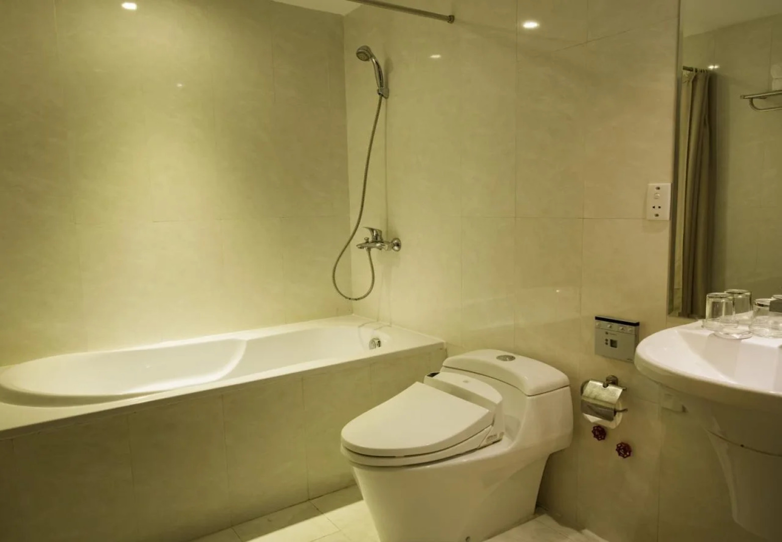 Majestic Nha Trang Hotel