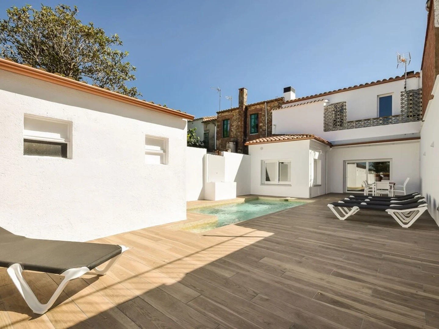 Authentic, Modern and Wheelchair Friendly Holiday Home With Private Pool