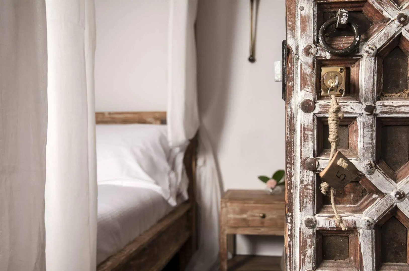 Sevenmaze Charming House